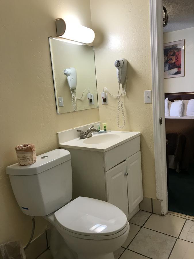 Relax Inn Of メドフォード エクステリア 写真